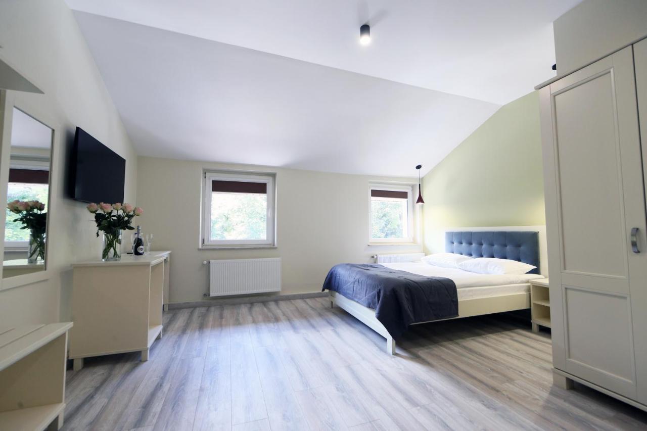 Hotel Golden Lemon Готель Золотий Лимон Lviv Dış mekan fotoğraf