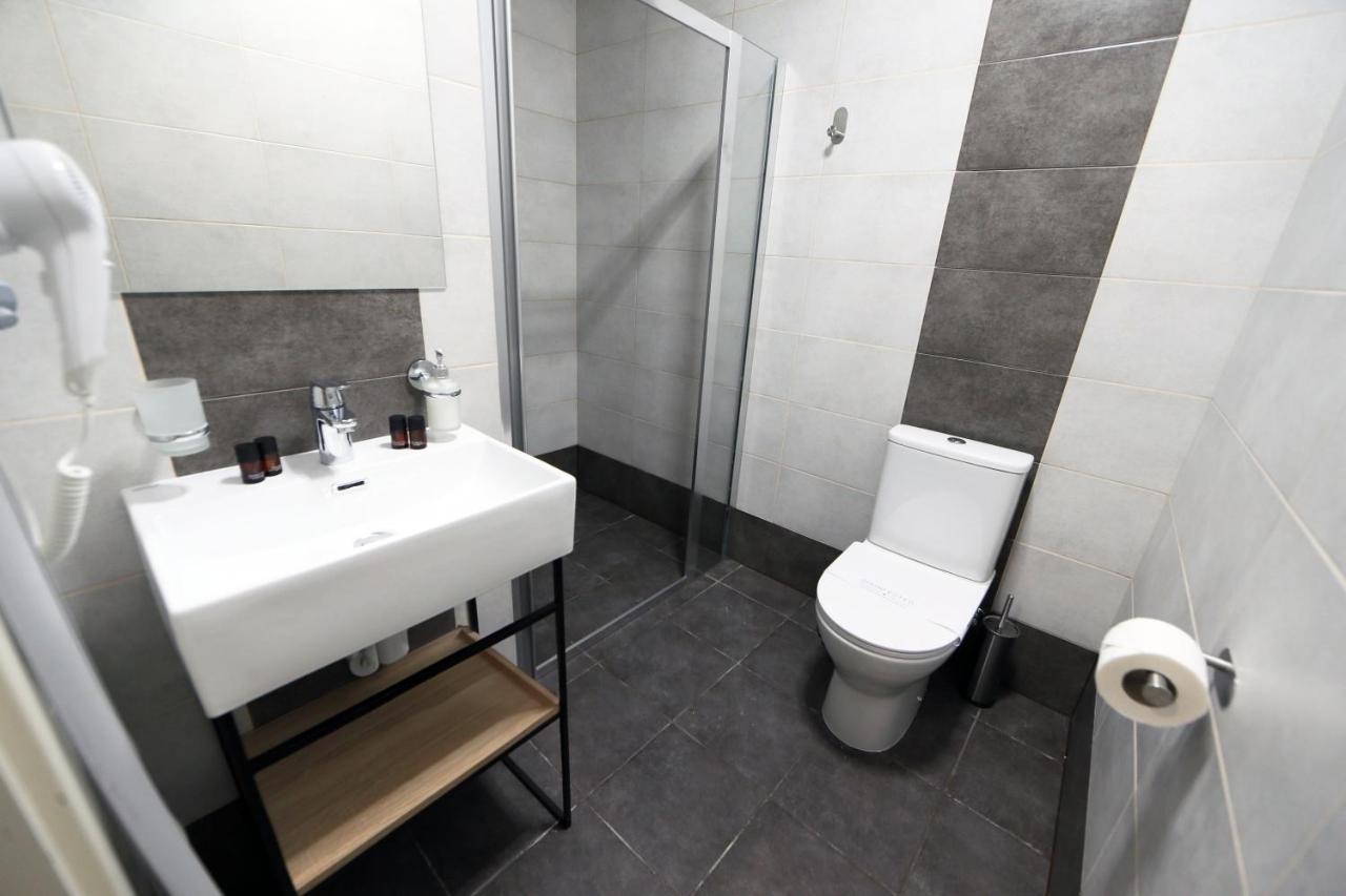 Hotel Golden Lemon Готель Золотий Лимон Lviv Dış mekan fotoğraf
